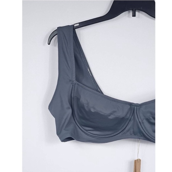 **BNWT Skims underwire swim TOP ONLY - Picture 2 of 6